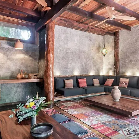 Stunning Jungle Treehouse With Lakefront & Beachside Tulum
