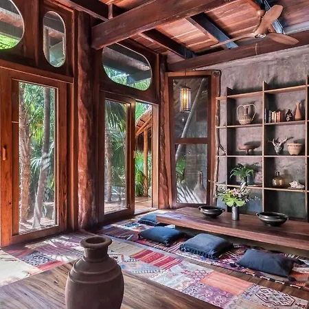 Holiday home Stunning Jungle Treehouse With Lakefront & Beachside *
