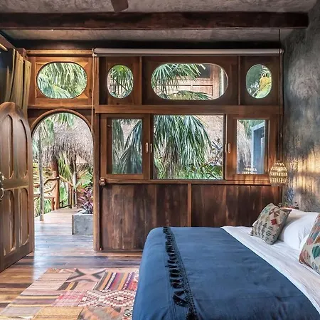 Stunning Jungle Treehouse With Lakefront & Beachside * Tulum
