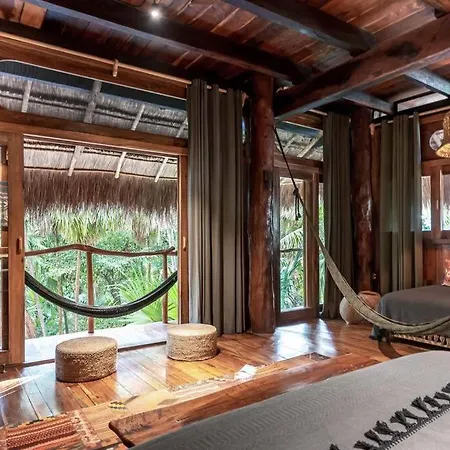 Holiday home Stunning Jungle Treehouse With Lakefront & Beachside