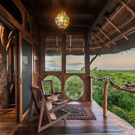 Holiday home Stunning Jungle Treehouse With Lakefront & Beachside