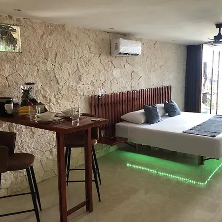 Retiro Maya Suites Hotel