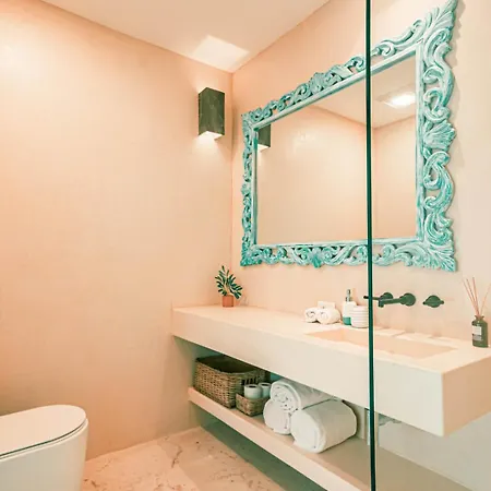 European Designed 3 Story Full Serviced