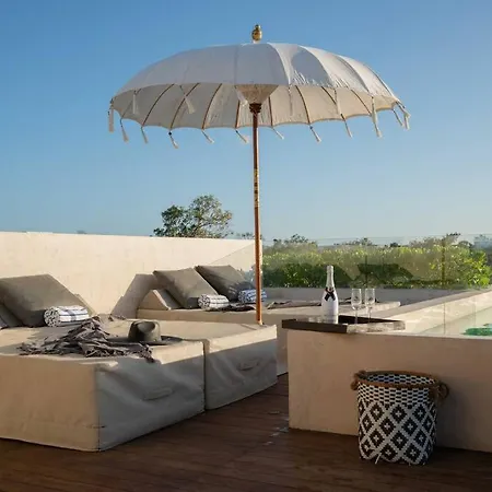 20 Guests 5 Min Beach+rooftop Pool Jacuzzi