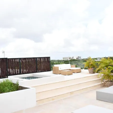 Manor By The Spot Apartment *