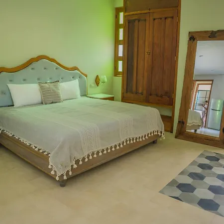 Hotel Xscapetulum 4*