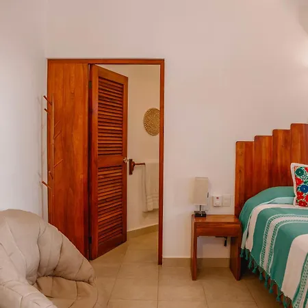 Casa Colibri Tankah Bed & Breakfast