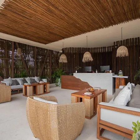 Apartment Penthouse Oasis: Rooftop Pool & Luxury Tulum