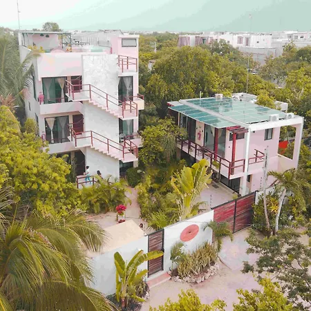 Aparthotel Naats Amigos 3*