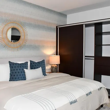 Menesse Luxury By Spot *