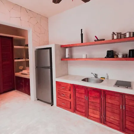 Naats Amigos Aparthotel 3*