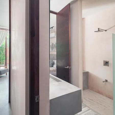 Apartment Luxury 2 Bdr 2 Bth 2 Bikes Jacuzzi Fiboptic Wifi. *