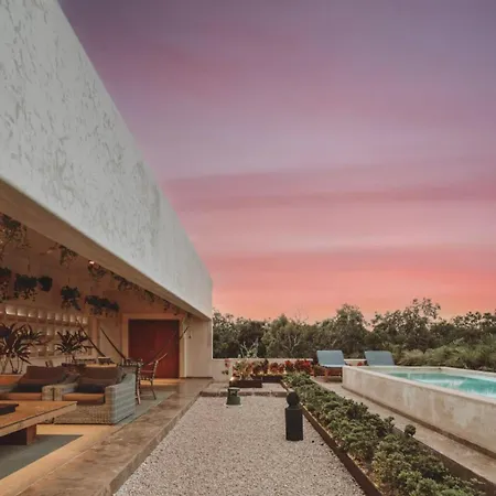 2 Story Ph Pv Rooftop W Huge Pool Tulum