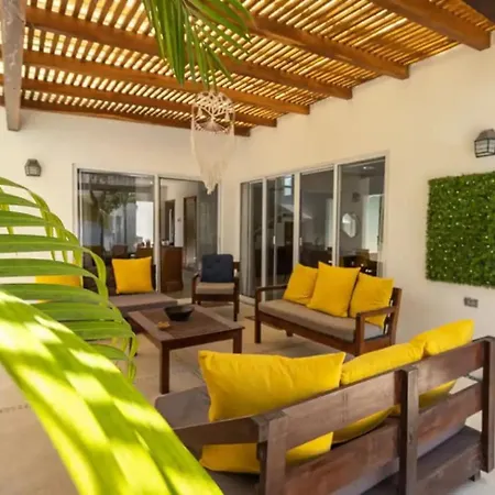 Tranquil 4-br Casa Mia Of La Veleta *