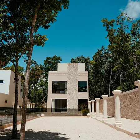 Luxury Large Villa/2 Pools/ Jacuzzi/rooftop/cenote View Villa Tulum