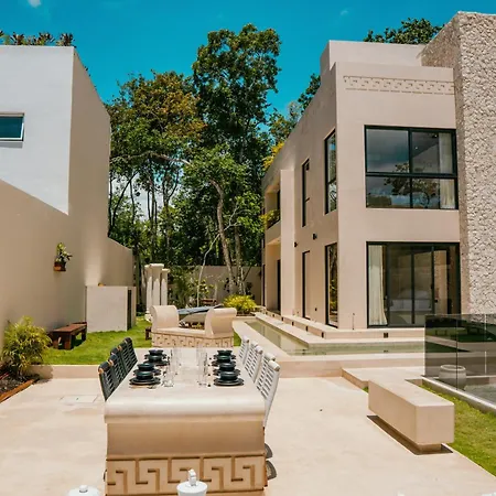 Villa Luxury Large Villa/2 Pools/ Jacuzzi/rooftop/cenote View
