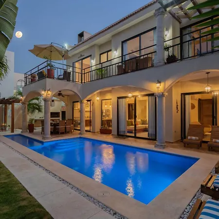 Stunning For 10-cabana-private Pool-parking
