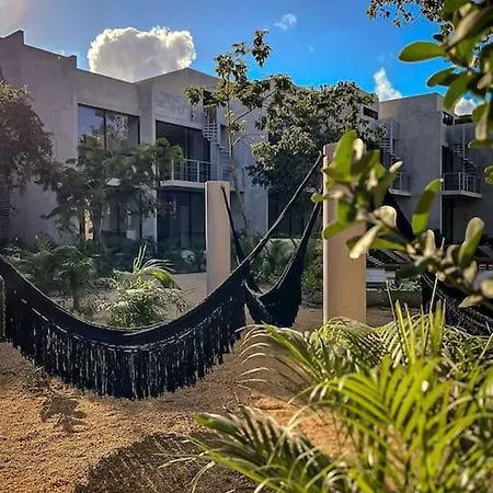 305 - Bienvenido A La Selva * Tulum