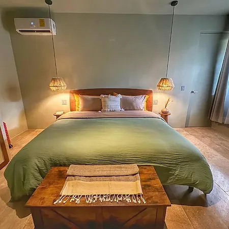 200 - Taanaj Naay Te Da La Bienvenida * Tulum