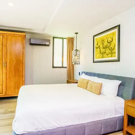 Luxurious Oasis Jacuzzi With Art Gallery And Pool Apartment *
