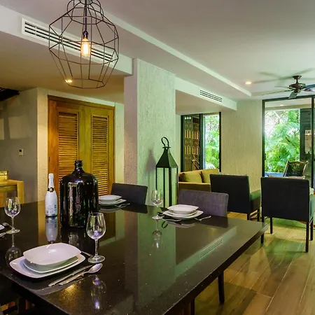 Apartment Luxurious Oasis Jacuzzi With Art Gallery And Pool