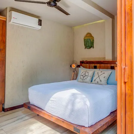 Luxurious Oasis Jacuzzi With Art Gallery And Pool *