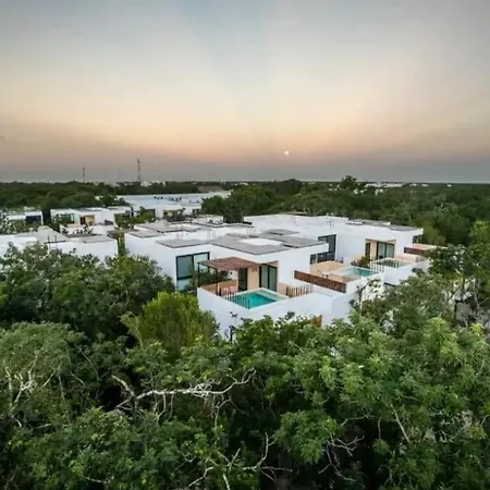 3 Level 4 Bedroom W/private Pool *
