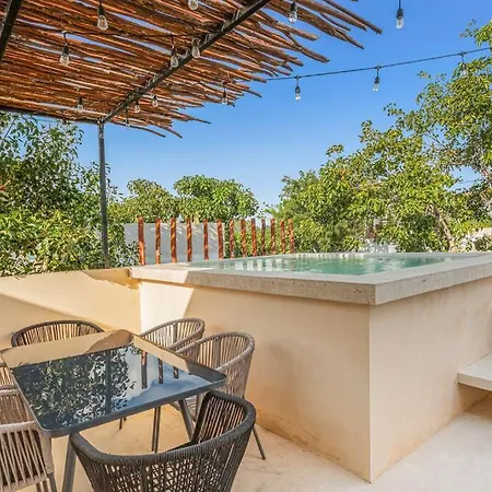 Apartment 3 Level 4 Bedroom W/private Pool *