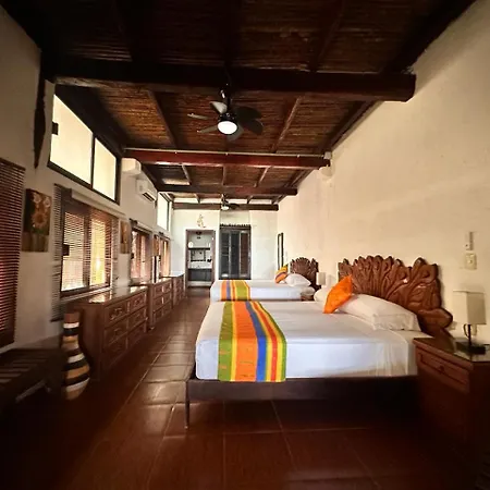 Chillaxing Front House Hotel Tulum
