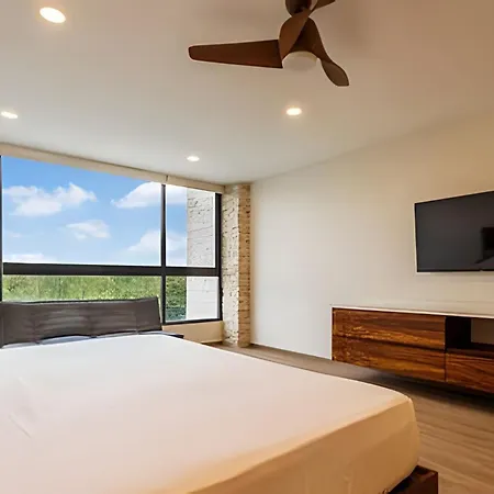 Penthouse With Private Pool Moots 306