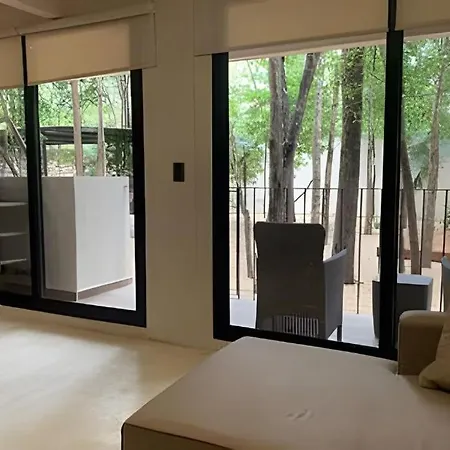 Up 6 People Private Jacuzzi Apartment *
