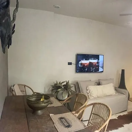 Apartment Tribu 202 *