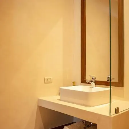 Boho-chic 1br With Private Terrace Apartment