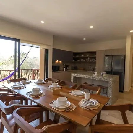 Maranay 2 Story 3br Penthouse In La Veleta Holiday home *