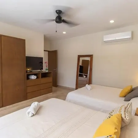Maranay 2 Story 3br Penthouse In La Veleta Holiday home *