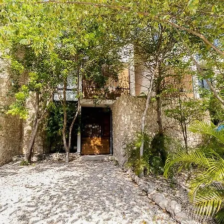Great Value Luxury Minutes From Beaches Apartment