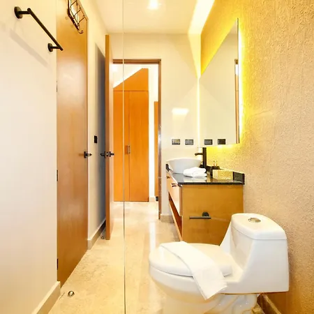 Apartment Living In Sky *