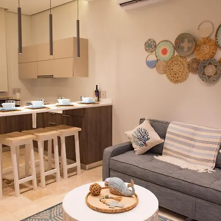 Apartment Seascape Near The With A Sea-view Rooftop And Infinity Pool *
