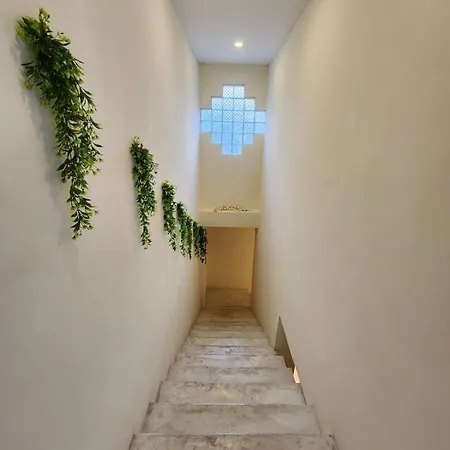 Maya / Casa Flores Villa