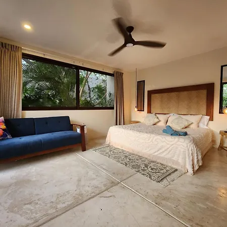 Villa Maya / Casa Flores Tulum