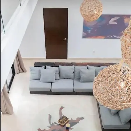 Hermosa Residencia Privada Con Piscina