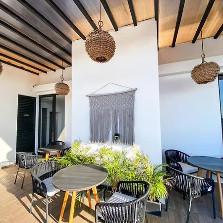 Apartment Large Studio Downtown With Pool. Enjoy The Local Vibe *