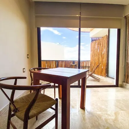 Apartment Large Jungle Studio With Premium Amenities *