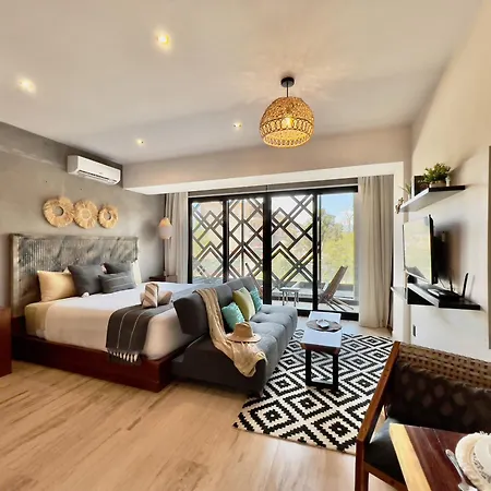 Unwind | Private Balcony & Rooftop Pools | Casago Holiday home Tulum