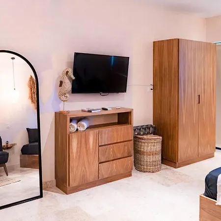 Sunrise Private Plunge Pool Brand New Studio *