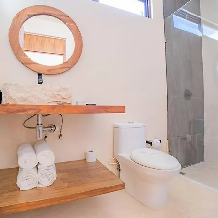 2brprivate Pool/local Vibe & Tuluminati Atmosphere