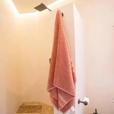Unique Style, Elgance, Fast Wifi, The Perfect Zone