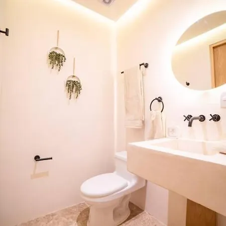 Crystal Style And Elegance, Walking 2 Rest,markets Apartment *