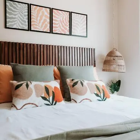 Apartment Jungle With Ocean View Rooftop Pool & Gym *