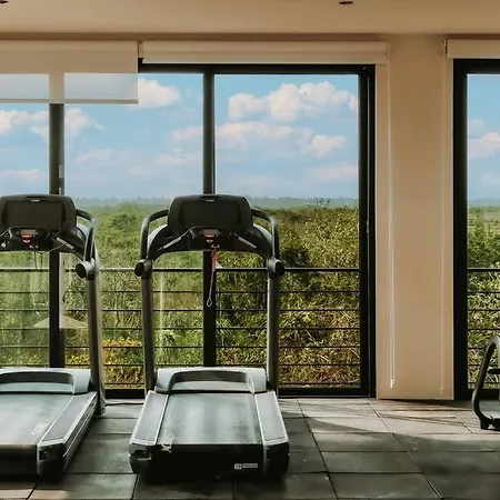 Jungle With Ocean View Rooftop Pool & Gym Apartment *